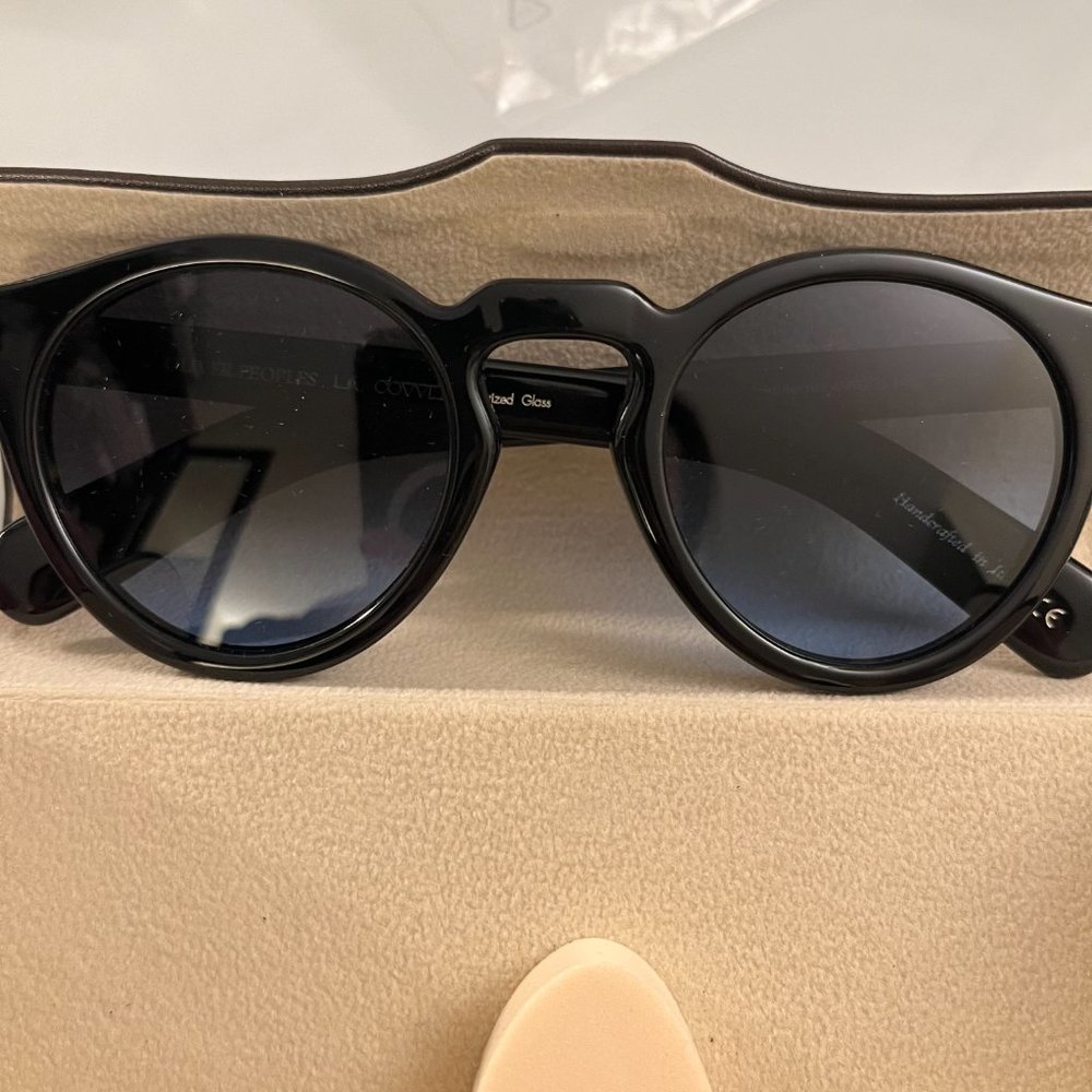 OLIVER PEOPLES Martineaux 49mm OV5450SU in Dark Azure Grad Polar MSRP$542